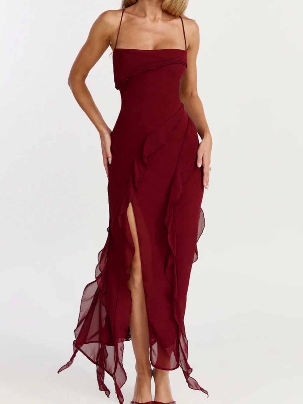 CONNIE MIDI DRESS
Ruffle Detail Dress In Wine
